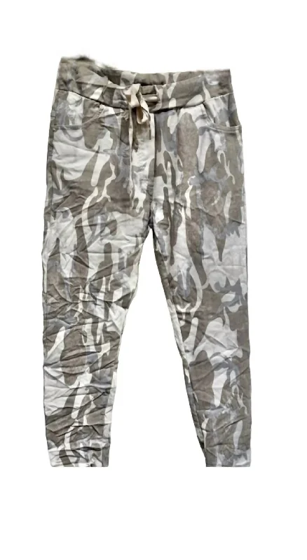 Women's Faded Snake Jogger In Camo