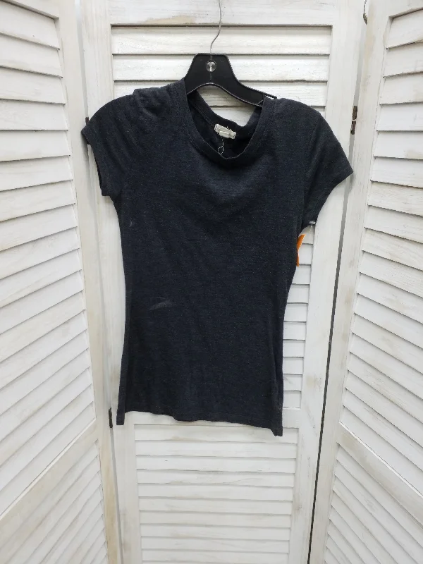 Top Short Sleeve By Zenana Outfitters  Size: S